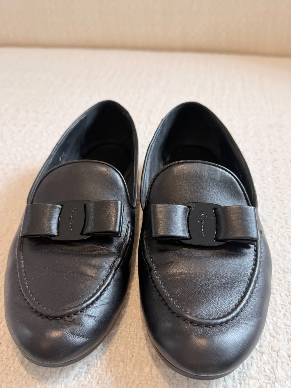 Authentic Salvatore Ferragamo Vara Bow Black Leather Loafers – Size 6.5 C